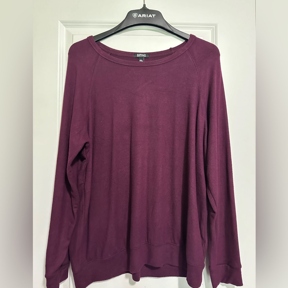 Women’s long sleeve top